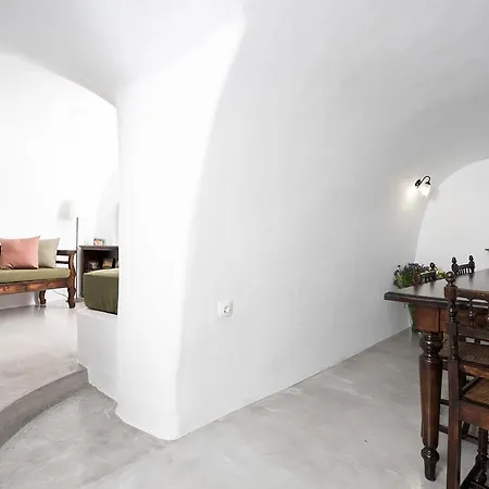 Erofili House Fira (Santorini)